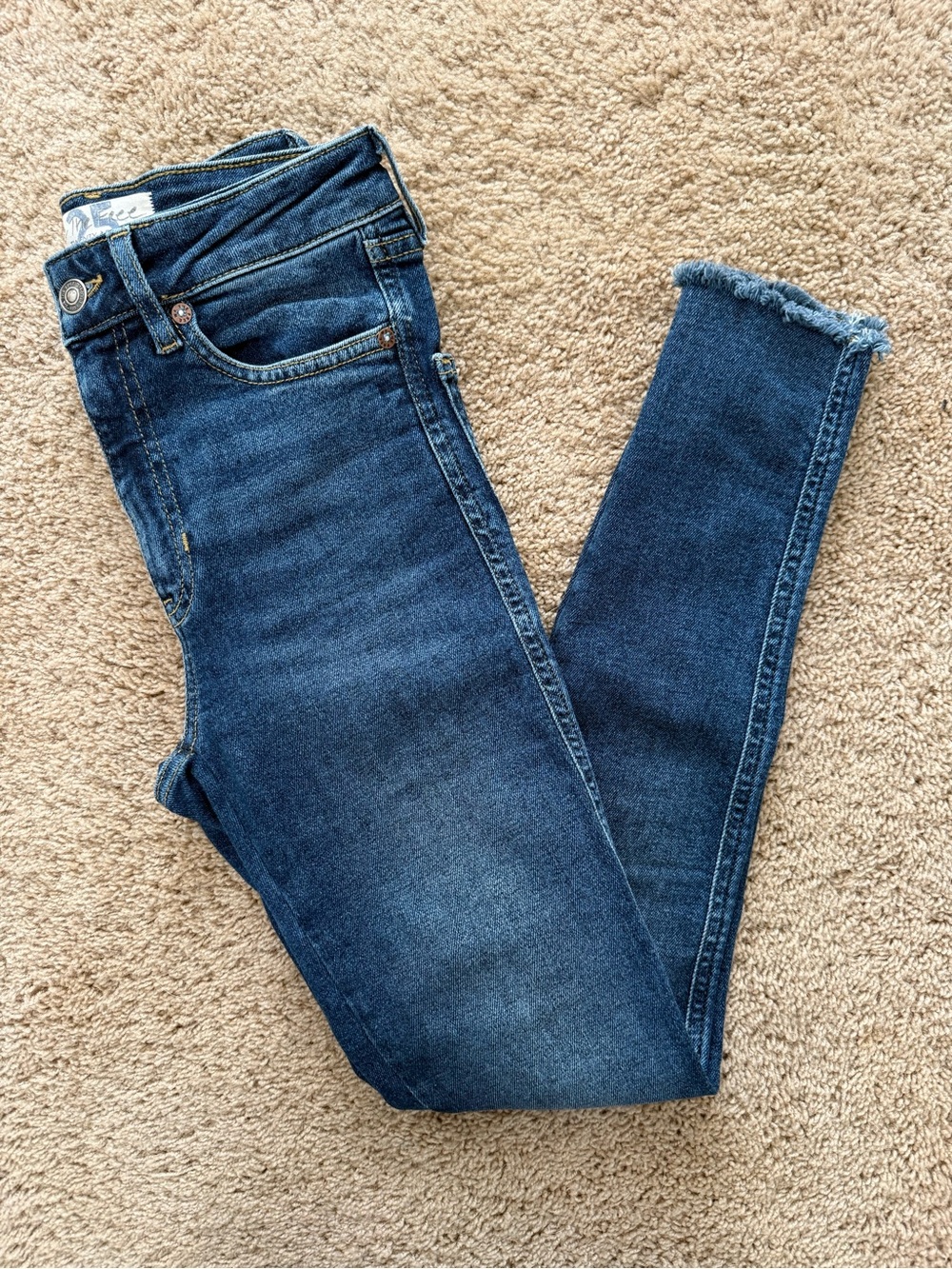 We The Free //Free People // Dark Indigo Skinny Jeans with Frayed Hem // 25